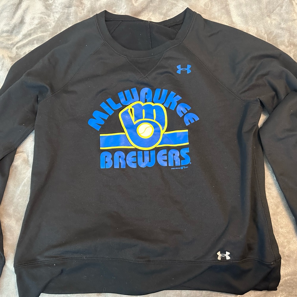Large Under Armour Brewers sweatshirt